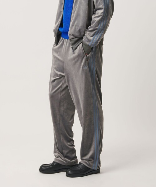 adidas Originals(アディダスオリジナルス)の「【別注】<adidas Originals>ベロア トラック パンツ(その他パンツ・メンズ・ダークグレー・M/L/XL/S)」の4枚目の写真