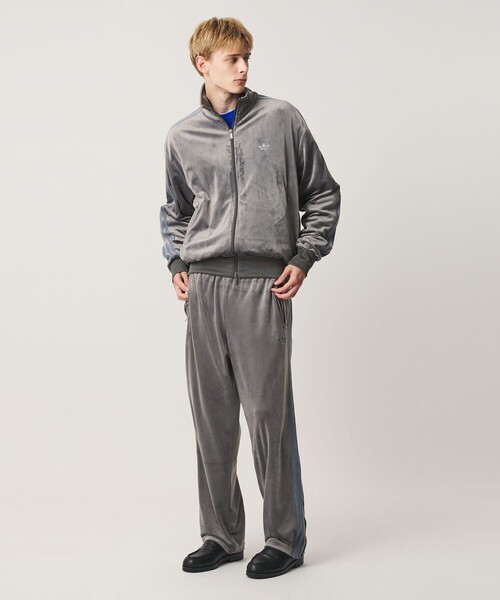 adidas Originals(アディダスオリジナルス)の「【別注】<adidas Originals>ベロア トラック パンツ(その他パンツ・メンズ・ダークグレー・M/L/XL/S)」の5枚目の写真