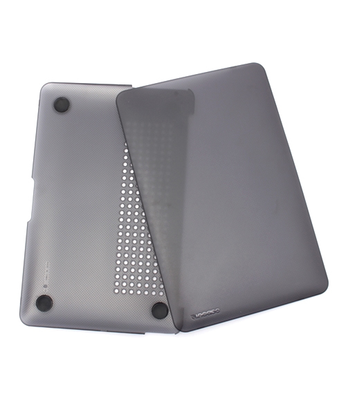 incase（インケース）の「CL60603 Hardshell Case for MacBook Air 11 Dots（スマホグッズ・メンズ・ブラック・ONE SIZE）」の8枚目の写真