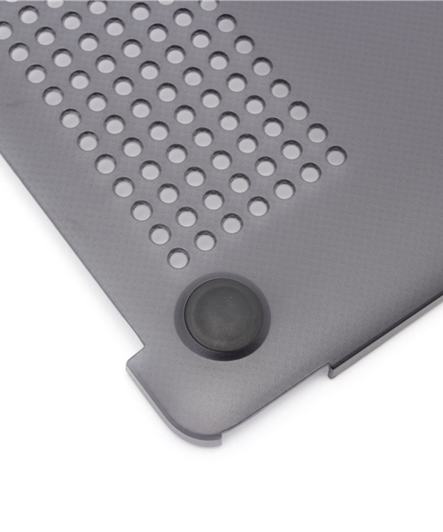 incase（インケース）の「CL60603 Hardshell Case for MacBook Air 11 Dots（スマホグッズ・メンズ・ブラック・ONE SIZE）」の4枚目の写真