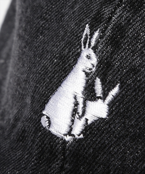 FR2（エフアールツー）の「”FXXKING RABBITS” Embroidery Six Panel