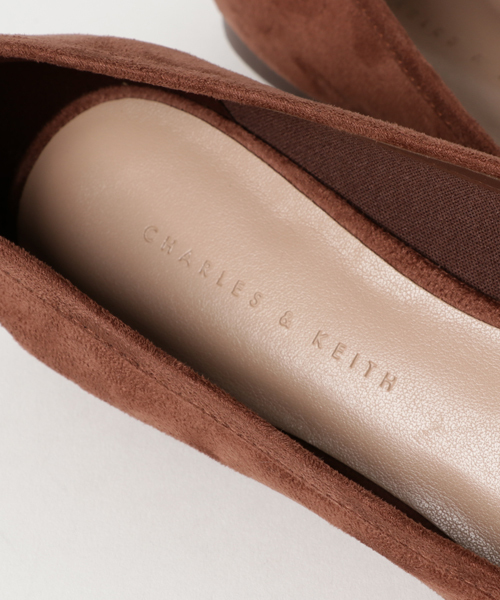 CHARLES & KEITH(チャールズ & キース)の「ベーシックペニーローファー / BASIC PENNY LOAFERS(パンプス・レディース・ブラウン/レッド/ブラック/イエロー・23cm/24cm/22.5cm/23.5cm/24.5cm)」の6枚目の写真