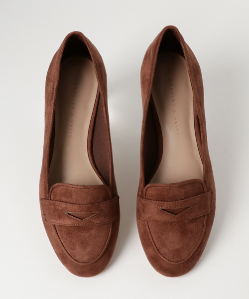 CHARLES & KEITH(チャールズ & キース)の「ベーシックペニーローファー / BASIC PENNY LOAFERS(パンプス・レディース・ブラウン/レッド/ブラック/イエロー・23cm/24cm/22.5cm/23.5cm/24.5cm)」の8枚目の写真