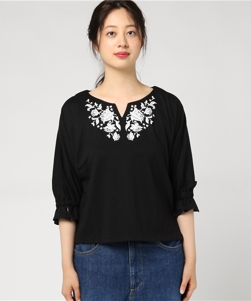 VENCEEXCHANGE（ヴァンスエクスチェンジ）の「花柄プリントキャンディスリーブプルオーバー（Tシャツ/カットソー・レディース・ライトブラウン/ブラック/オフホワイト・MEDIUM）」の4枚目の写真