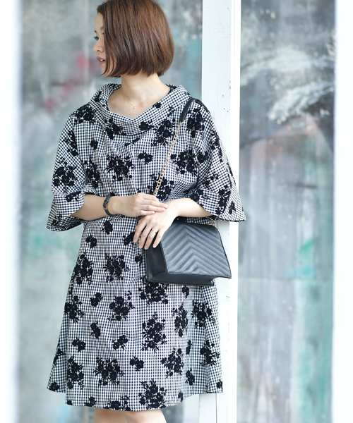 Rps アールピーエス の 花柄フロッキーチェックオフタートルワンピース ワンピース Wear