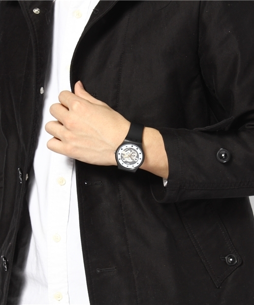 SWATCH(スウォッチ)の「New Gent Lacquered(アナログ腕時計・メンズ・ブラック×シルバー/ホワイト×ゴールド・FREE)」の7枚目の写真