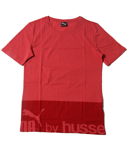PUMA（プーマ）の「ロゴ TEE - PUMA by hussein chalayan（Tシャツ 