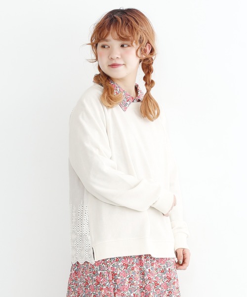 merlot(メルロー)の「バックレース刺繍ドッキングスウェットプルオーバー079-7042(その他トップス)」|アイボリー