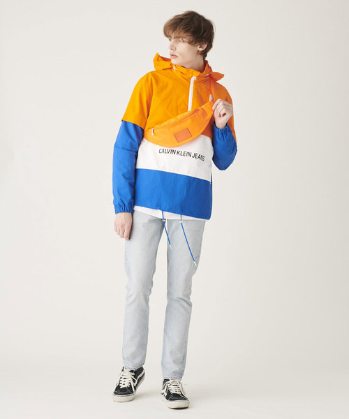 Calvin Klein（カルバン・クライン）の「ポップ カラー ロゴ プリント 
