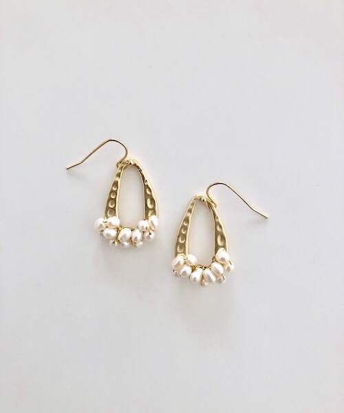 TIMELESS&THREE(タイムレスアンドスリー)の「パールモチーフピアス(ピアス(両耳用)・レディース・A/B/F/G/K/E/C/D/I/H/J/L/N/M/O/P/Q/R/S/T/U/V/W/Y/その他1/X/Z/その他2/その他3/その他4/その他5/その他6/その他7・FREE)」の10枚目の写真