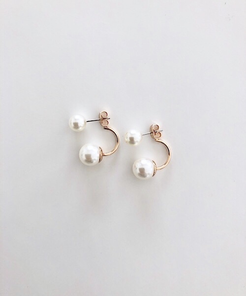 TIMELESS&THREE(タイムレスアンドスリー)の「パールモチーフピアス(ピアス(両耳用)・レディース・A/B/F/G/K/E/C/D/I/H/J/L/N/M/O/P/Q/R/S/T/U/V/W/Y/その他1/X/Z/その他2/その他3/その他4/その他5/その他6/その他7・FREE)」の17枚目の写真