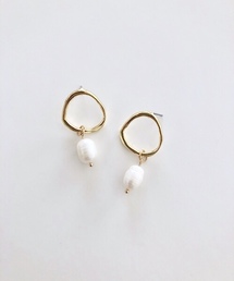パールモチーフピアス