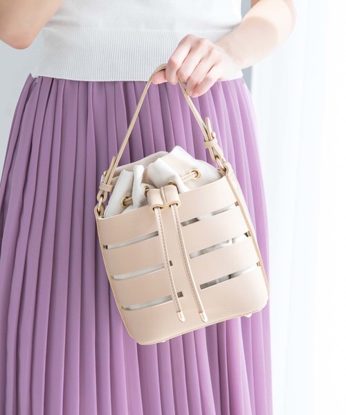 fifth（フィフス）の「巾着付きバケツバッグ（ショルダーバッグ・レディース・ホワイト/ベージュ/ブルー・FREE）」の2枚目の写真