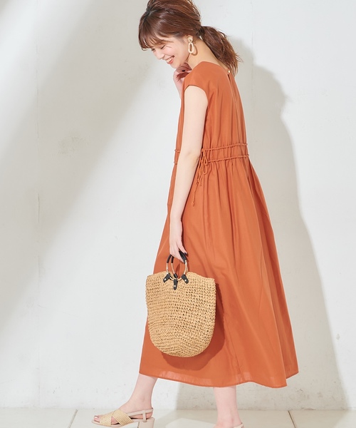 natural couture(ナチュラルクチュール)の「Wドロストリボンギャザーワンピース(ワンピース・レディース・ブラック/ベージュ/オレンジ/グリーン/ブラック系その他/ベージュ系その他・FREE)」の6枚目の写真