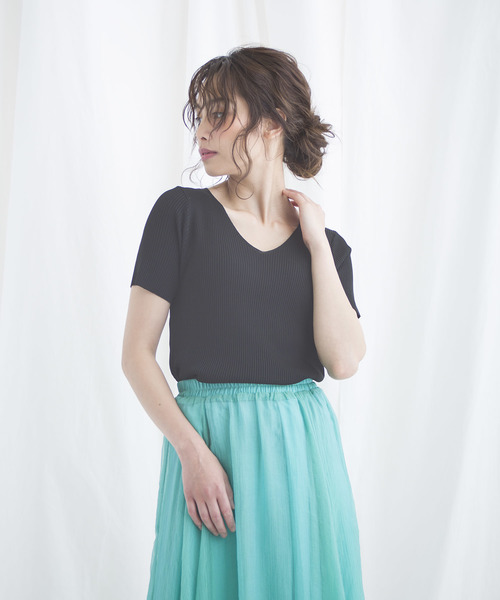 LUGG NAGG(ラグナグ)の「【Jewelobe/ ジュエローブ】 Vネット半袖TOPS(Tシャツ/カットソー・レディース・ブラック/オフホワイト/ピンク/イエロー/ブルー/グリーン・FREE)」の1枚目の写真