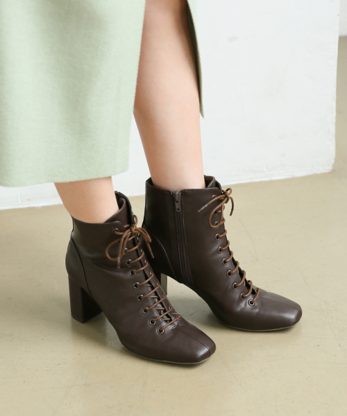 LOWRYS FARM(ローリーズファーム)の「レースUPヒールブーツ 851977(ブーツ・レディース・ブラック/ブラウン・MEDIUM/LARGE)」の2枚目の写真