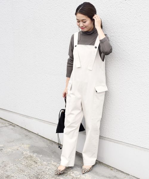 SHIPS（シップス）の「サイドポケットサロペット◇（サロペット/オーバーオール・レディース・ブラック/カーキ/ナチュラル・ONE SIZE）」の2枚目の写真