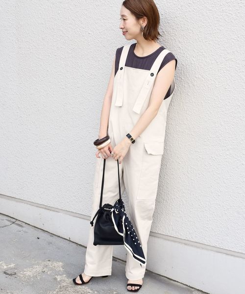 SHIPS（シップス）の「サイドポケットサロペット◇（サロペット/オーバーオール・レディース・ブラック/カーキ/ナチュラル・ONE SIZE）」の4枚目の写真