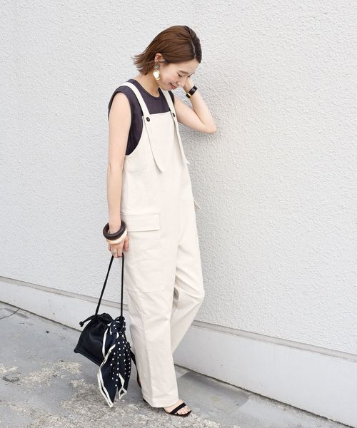 SHIPS（シップス）の「サイドポケットサロペット◇（サロペット/オーバーオール・レディース・ブラック/カーキ/ナチュラル・ONE SIZE）」の5枚目の写真