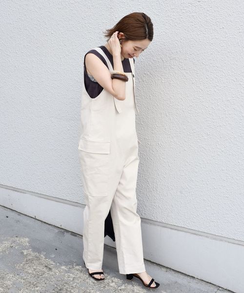 SHIPS（シップス）の「サイドポケットサロペット◇（サロペット/オーバーオール・レディース・ブラック/カーキ/ナチュラル・ONE SIZE）」の8枚目の写真