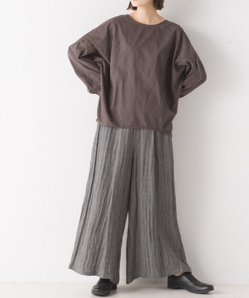 OMNES（オムネス）の「リーフ刺繍ドルマンプルオーバー（Tシャツ/カットソー・レディース・チャコールグレー/ベージュ/アイボリー・FREE）」の5枚目の写真