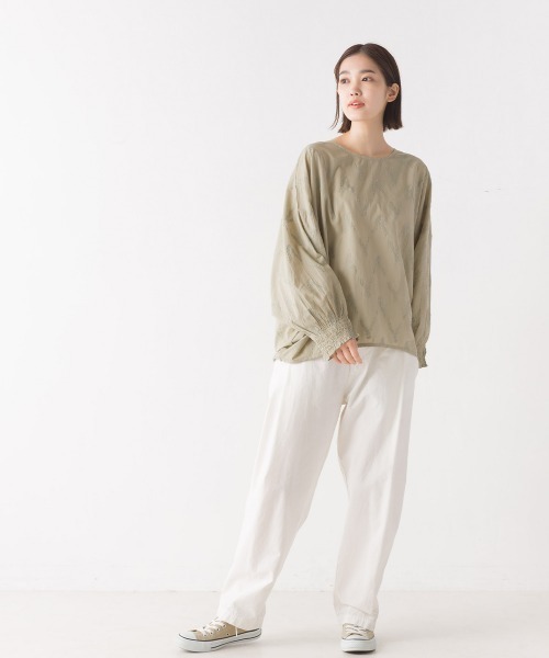 OMNES（オムネス）の「リーフ刺繍ドルマンプルオーバー（Tシャツ/カットソー・レディース・チャコールグレー/ベージュ/アイボリー・FREE）」の8枚目の写真