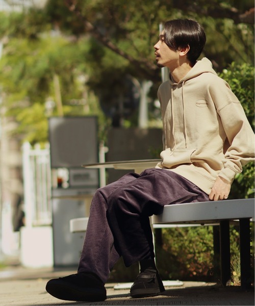 JOURNAL STANDARD（ジャーナルスタンダード）の「バルーン 太畝コーデュロイ パンツ（その他パンツ・メンズ・ブラック/パープル/ブラウン/オフホワイト/イエロー/ブルー・SMALL/MEDIUM/LARGE/X-LARGE）」の5枚目の写真