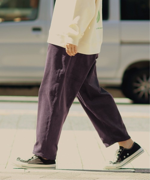 JOURNAL STANDARD（ジャーナルスタンダード）の「バルーン 太畝コーデュロイ パンツ（その他パンツ・メンズ・ブラック/パープル/ブラウン/オフホワイト/イエロー/ブルー・SMALL/MEDIUM/LARGE/X-LARGE）」の18枚目の写真