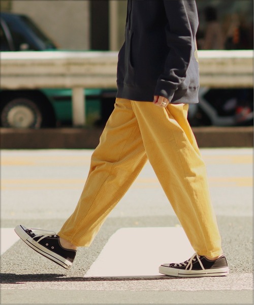 JOURNAL STANDARD（ジャーナルスタンダード）の「バルーン 太畝コーデュロイ パンツ（その他パンツ・メンズ・ブラック/パープル/ブラウン/オフホワイト/イエロー/ブルー・SMALL/MEDIUM/LARGE/X-LARGE）」の22枚目の写真