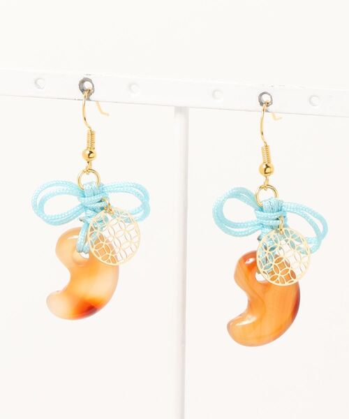 倭物やカヤ（ワモノヤカヤ）の「【倭物やカヤ】勾玉吉祥結びピアス（ピアス（両耳用）・レディース・オレンジ/レッド/パープル/ブラウン/ブラック/ライトピンク/グリーン/クリア/ダークブルー・FREE）」の8枚目の写真