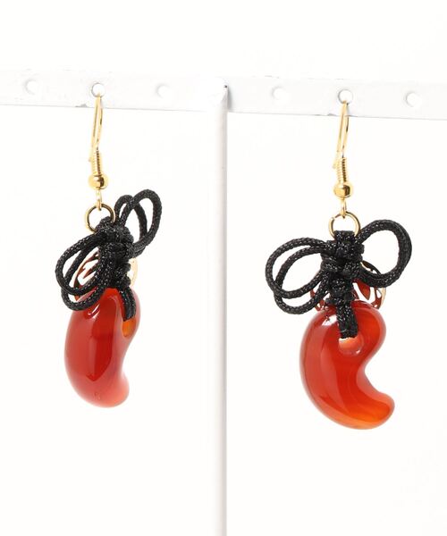 倭物やカヤ（ワモノヤカヤ）の「【倭物やカヤ】勾玉吉祥結びピアス（ピアス（両耳用）・レディース・オレンジ/レッド/パープル/ブラウン/ブラック/ライトピンク/グリーン/クリア/ダークブルー・FREE）」の12枚目の写真