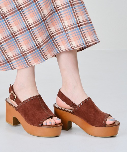 激レア irregular choice 木製 チェリー パンダ サンダル 3Dサンダル | ホリデー-カフェオレ - シダスジャパン公式オンライン