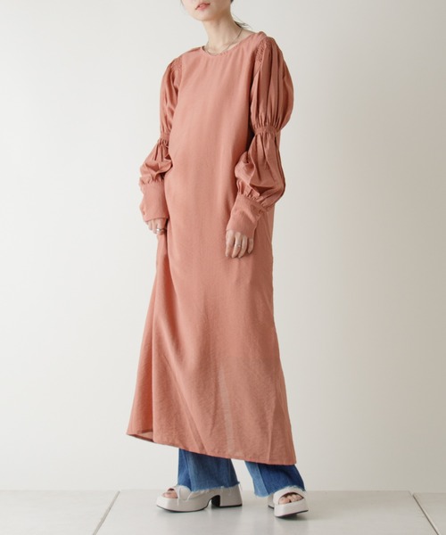 Kastane（カスタネ）の「シャーリングランタンスリーブワンピース（ワンピース・レディース・ピンク/グリーン/アイボリー・FREE）」の3枚目の写真