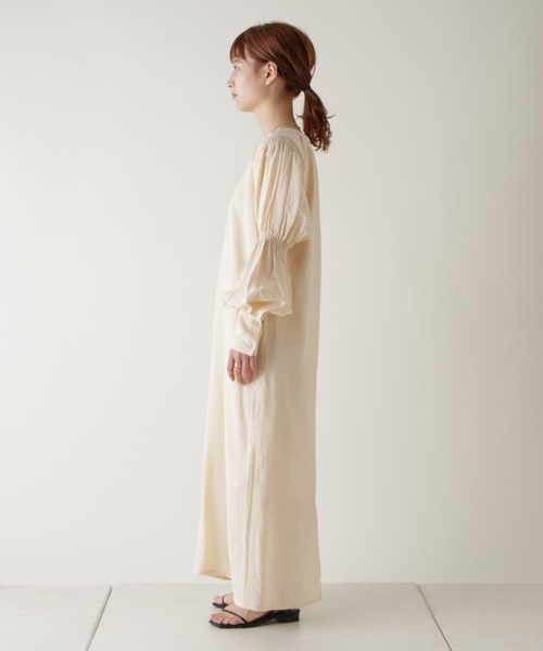 Kastane（カスタネ）の「シャーリングランタンスリーブワンピース（ワンピース・レディース・ピンク/グリーン/アイボリー・FREE）」の4枚目の写真