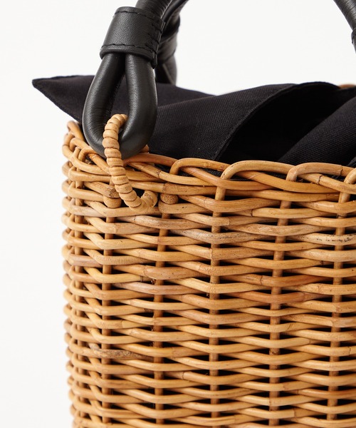 ふりふ（フリフ）の「アラログレザーハンドルスクエアトート（トートバッグ・レディース・ブラック/ベージュ・FREE）」の7枚目の写真