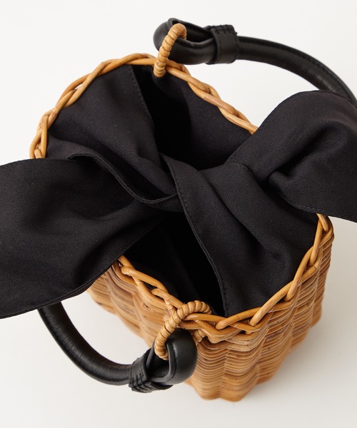 ふりふ（フリフ）の「アラログレザーハンドルスクエアトート（トートバッグ・レディース・ブラック/ベージュ・FREE）」の6枚目の写真