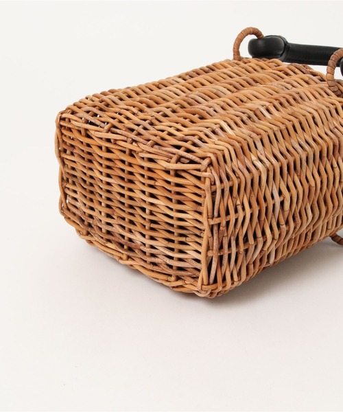 ふりふ（フリフ）の「アラログレザーハンドルスクエアトート（トートバッグ・レディース・ブラック/ベージュ・FREE）」の5枚目の写真