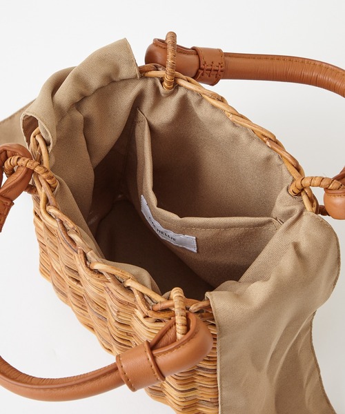 ふりふ（フリフ）の「アラログレザーハンドルスクエアトート（トートバッグ・レディース・ブラック/ベージュ・FREE）」の8枚目の写真