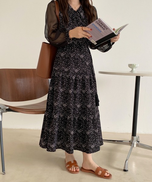 ABITOKYO(アビトーキョー)の「シアースリーブマキシ丈ドッキングティアード柄ワンピース(ワンピース・レディース・ホワイト/ブラック/グリーン・FREE)」の14枚目の写真