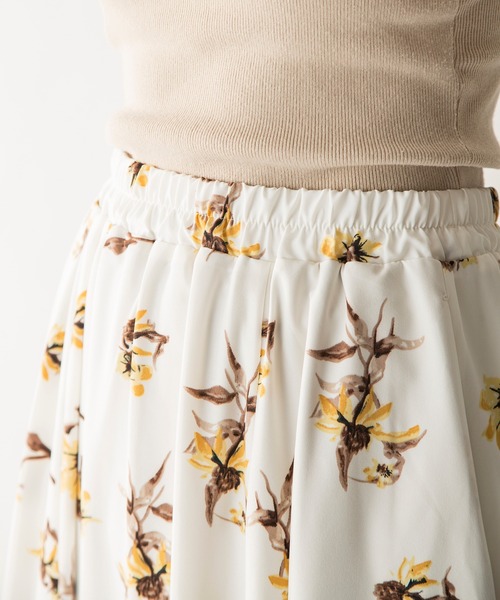 MILLION CARATS（ミリオンカラッツ）の「【STYLE4】フラワーフレアスカート（スカート・レディース・オフホワイト/ネイビー・FREE）」の6枚目の写真