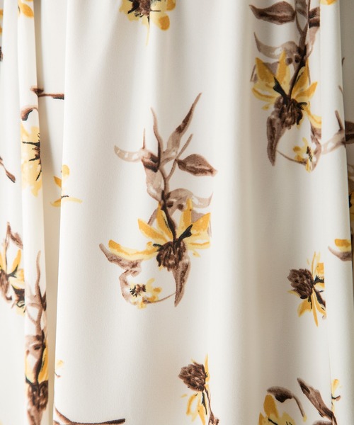 MILLION CARATS（ミリオンカラッツ）の「【STYLE4】フラワーフレアスカート（スカート・レディース・オフホワイト/ネイビー・FREE）」の9枚目の写真