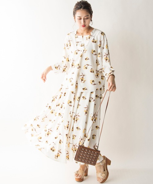 MILLION CARATS（ミリオンカラッツ）の「【STYLE4】フラワーフレアスカート（スカート・レディース・オフホワイト/ネイビー・FREE）」の10枚目の写真