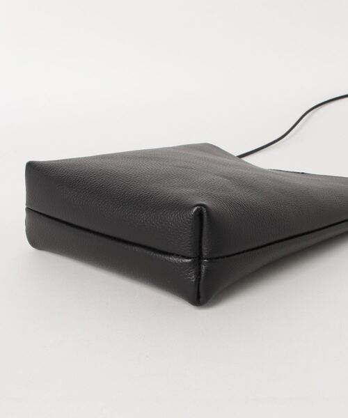 B'2nd（ビーセカンド）の「_Fot（フォート）small shoulder bag / スモールショルダーバック（ショルダーバッグ・レディース・シルバー/ブラック・FREE）」の5枚目の写真
