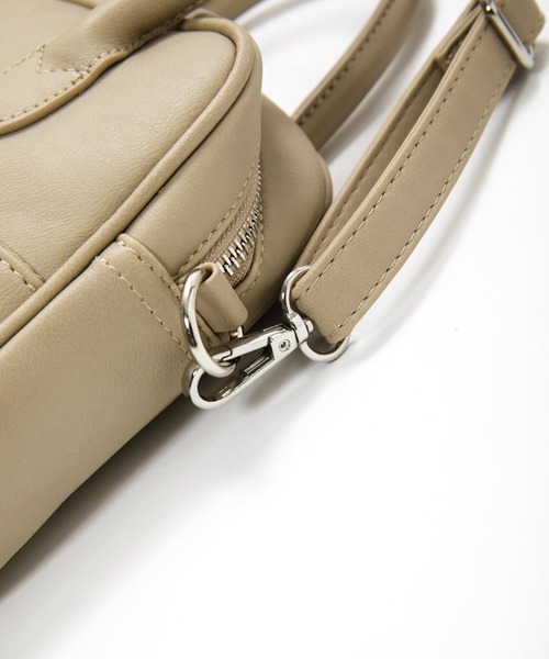 AS KNOW AS PINKY（アズノゥアズピンキー）の「スクエアショルダーバッグ（ショルダーバッグ・レディース・ベージュ/シルバー/モカ・FREE）」の6枚目の写真