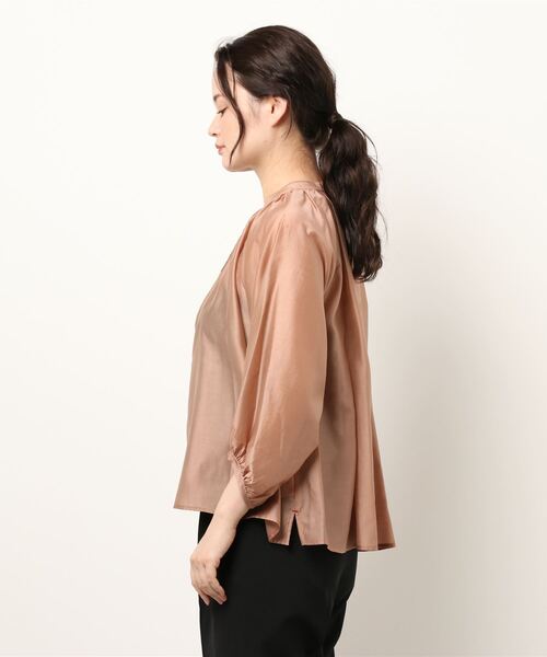 Q（キュー）の「エアシャインブラウス（シャツ/ブラウス・レディース・ライトグリーン/ピンクベージュ・MEDIUM）」の4枚目の写真