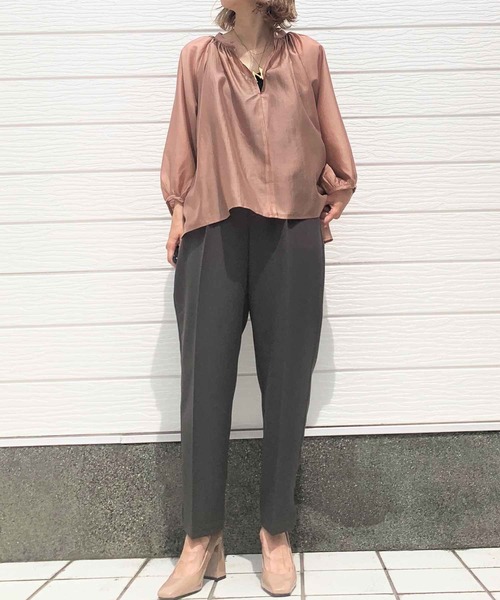 Q（キュー）の「エアシャインブラウス（シャツ/ブラウス・レディース・ライトグリーン/ピンクベージュ・MEDIUM）」の8枚目の写真