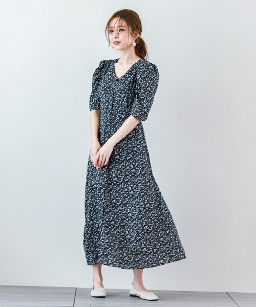 SUGAR BISKET(シュガービスケット)の「Vネック ワンピース(ワンピース・レディース・ライトグリーン/ブラック系その他/グリーン系その他/ホワイト系その他/ホワイト・L/M)」の4枚目の写真