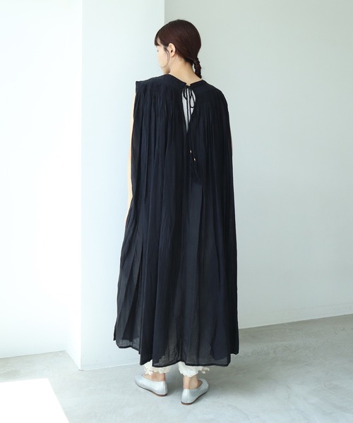 cardo fabrica（カルドファブリカ）の「._◇インドカディノースリーブワンピース（ワンピース・レディース・ブラック/キナリ・FREE）」の7枚目の写真