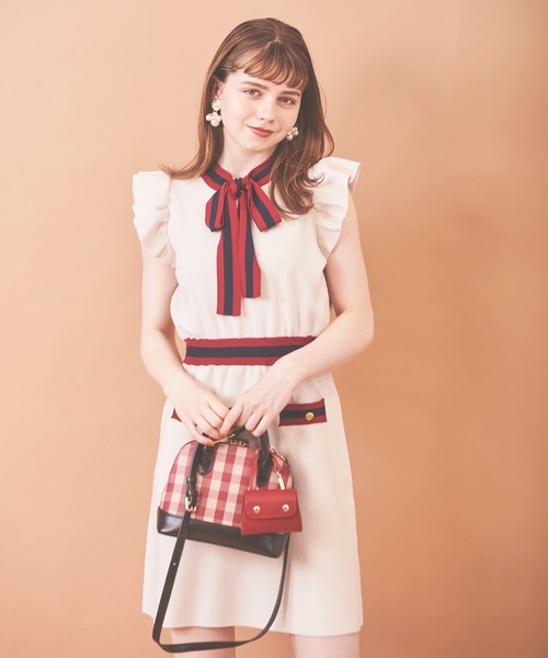 31 Sons de mode(トランテアン ソン ドゥ モード)の「フロントリボンニットワンピース(ワンピース・レディース・ラベンダー/オフホワイト/レッド・36)」の8枚目の写真