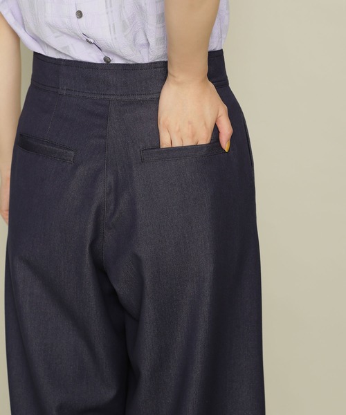 NANO universe(ナノユニバース)の「デニムライクハイウエストワイドパンツ(デニムパンツ・レディース・ネイビー/アイボリー・38/36)」の10枚目の写真